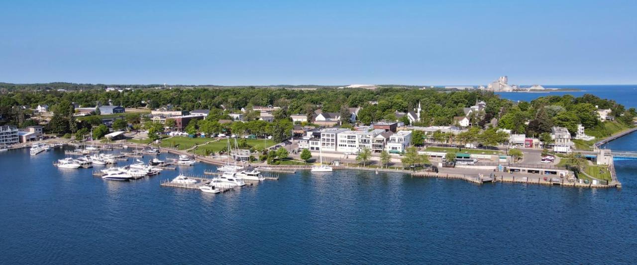 359 Edgewater Inn Charlevoix Εξωτερικό φωτογραφία